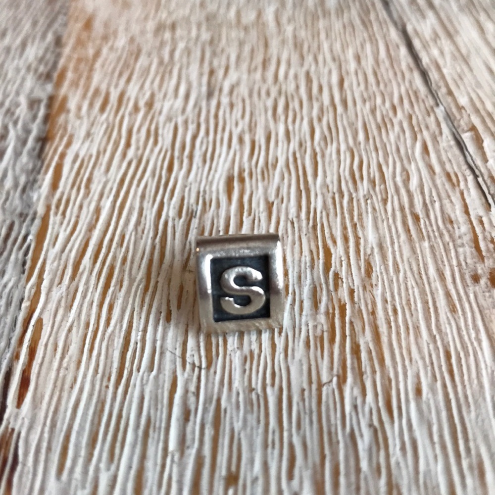 “S” pandora initial charm